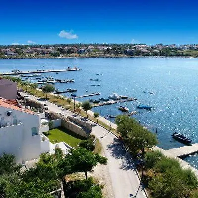 Anica Sea Front Center Luxury * Nin